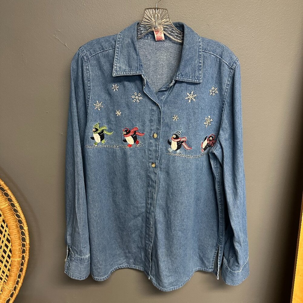 Denim Chambray‎ Button Up Embroidered Penguin Holiday Top Size Medium